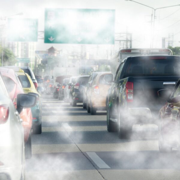 Co zrobić, gdy silnik samochodu dymi?