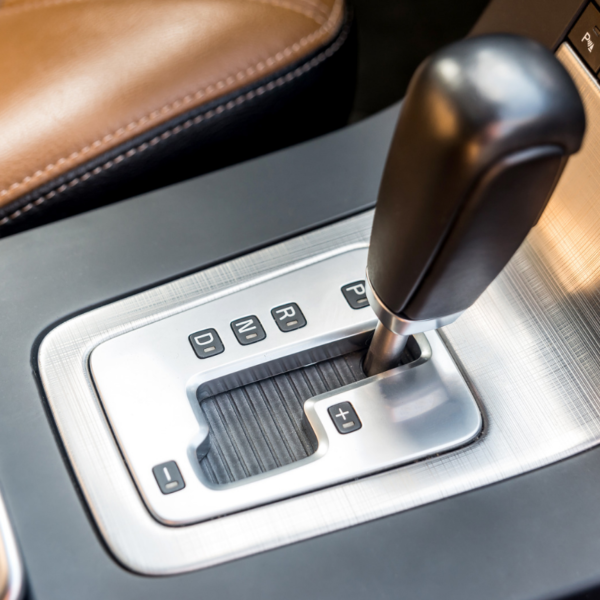 Dlaczego warto wybrać auto z automatyczną skrzynią biegów?