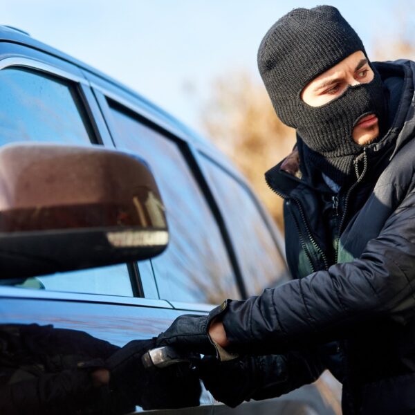 Jak zabezpieczyć samochód przed kradzieżą?