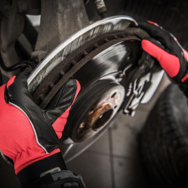 Jakie są objawy zużycia łożysk kół i jak je wymienić?