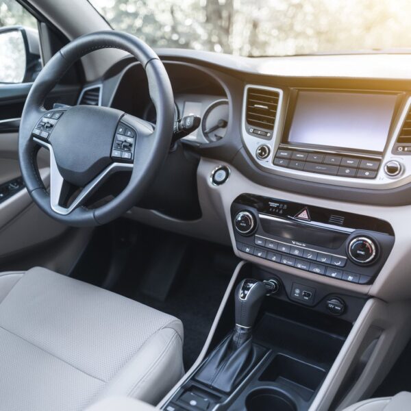 Przewodnik po nowych trendach w projektowaniu wnętrz samochodów – co nas czeka w przyszłości?