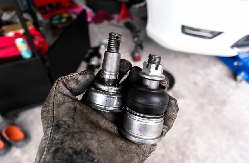 Porównanie różnych typów zawieszeń w samochodach osobowych – co warto wiedzieć przed zakupem?